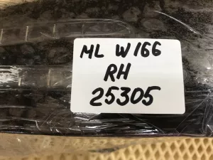 Накладка зеркала правого Mercedes Benz GL/GLS-Class (X166) 2012-2019 Mercedes Benz GL/GLS-Class (X166) 2012-2019 Mercedes Benz GLE-Class Coupe (C292) 2015-2019 Mercedes Benz M/GLE-Class ML (W166) 2011-2018 Mercedes Benz M/GLE-Class ML (W166) 2011-2018 (A1668100101) — фото 17