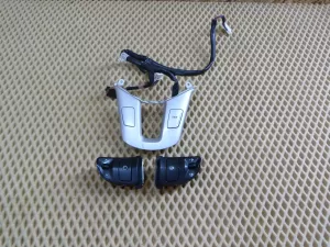 Блок кнопок в руль Kia Ceed 2007-2012 (В РУЛЕВОЕ КОЛЕСО 967201H100 967201H200 967201H550) — фото 1