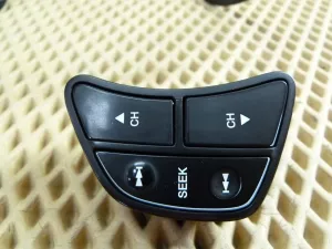 Блок кнопок в руль Kia Ceed 2007-2012 (В РУЛЕВОЕ КОЛЕСО 967101H100EQ 967101H200EQ ) — фото 2