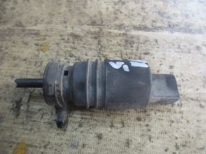 Насос омывателя VW Jetta 2006-2011 — фото 1