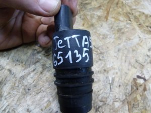 Насос омывателя VW Jetta 2006-2011 — фото 6