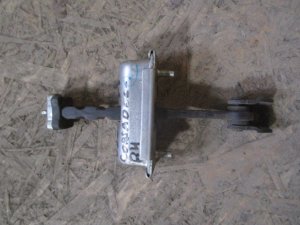 Ограничитель двери передней правой Opel Corsa D 2006-2015 (ПЕРЕДНИЙ 3 ДВЕРИ 13242975 5160259) — фото 1