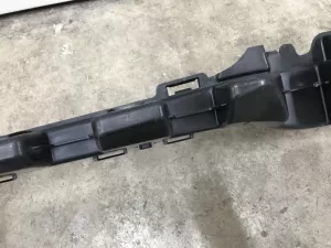Направляющая переднего бампера Mercedes Benz W204 2007-2015 (ПОСЛЕ 2010 ГОДА A2048854065) — фото 7
