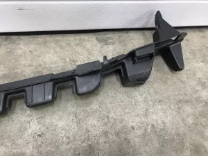 Направляющая переднего бампера Mercedes Benz W204 2007-2015 (ПОСЛЕ 2010 ГОДА A2048854065) — фото 5