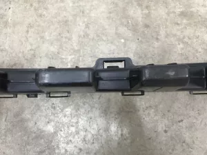 Направляющая переднего бампера Mercedes Benz W204 2007-2015 (ПОСЛЕ 2010 ГОДА A2048854065) — фото 8