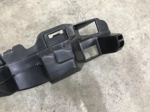Направляющая переднего бампера Mercedes Benz W204 2007-2015 (ПОСЛЕ 2010 ГОДА A2048854065) — фото 6