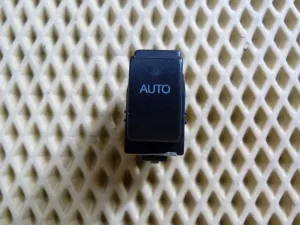 Кнопка стеклоподъемника Toyota Avensis II 2003-2008 (8481005050) — фото 1