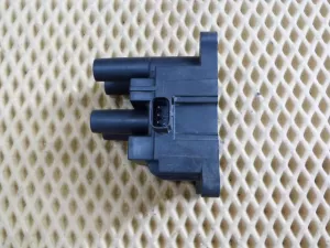 Катушка зажигания Ford B-MAX 2012-2018 Ford C-MAX 2010-2019 Ford EcoSport 2012-2023 Ford Fiesta 2008-2019 Ford Focus II 2008-2011 Ford Focus III 2011-2019 Ford Mondeo IV 2007-2015 (CM5G12029FA) — фото 3
