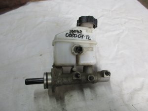 Цилиндр тормозной главный Kia Ceed 2007-2012;i30 2007-2012;Cerato 2009-2013 (585101H200) — фото 2