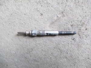 Свеча накаливания BMW X3 E83 2004-2010,1-серия E87/E81 2004-2011,3-серия E90/E91 2005-2012,5-серия E60/E61 2003-2009,5-серия F10/F11 2009-2016,X5 E70 2007-2013,X6 E71 2008-2014,3-серия E92/E93 2006-2012,X1 E84 2009-2015 (0250603006) — фото 1