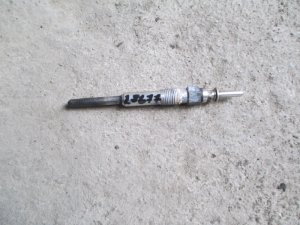 Свеча накаливания BMW X3 E83 2004-2010,1-серия E87/E81 2004-2011,3-серия E90/E91 2005-2012,5-серия E60/E61 2003-2009,5-серия F10/F11 2009-2016,X5 E70 2007-2013,X6 E71 2008-2014,3-серия E92/E93 2006-2012,X1 E84 2009-2015 (0250603006) — фото 1