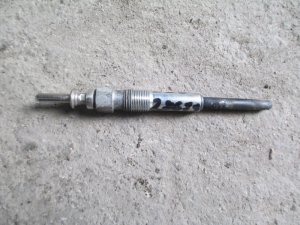 Свеча накаливания BMW X3 E83 2004-2010,1-серия E87/E81 2004-2011,3-серия E90/E91 2005-2012,5-серия E60/E61 2003-2009,5-серия F10/F11 2009-2016,X5 E70 2007-2013,X6 E71 2008-2014,3-серия E92/E93 2006-2012,X1 E84 2009-2015 (0250603006) — фото 1