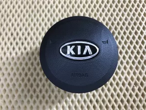 Подушка безопасности в рулевое колесо Kia Cerato 2009-2013 — фото 1
