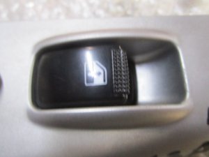 Кнопка стеклоподъемника Kia Cerato 2004-2008 (935802F031D8 ЗАДНЯЯ ЛЕВАЯ) — фото 2