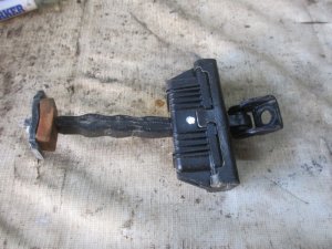 Ограничитель двери передней левой BMW X5 E70 2007-2013 (51217141024) — фото 2