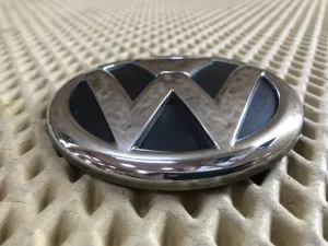 Эмблема на крышку багажника VW Jetta 2011-2018 VW Passat [B7] 2011-2015 VW Passat [B8] 2015-2024 VW Polo (HB) 2009-2017 VW Polo (Sed RUS) 2011-2020 (5C6853630) — фото 2