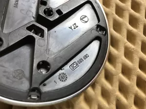 Эмблема на крышку багажника VW Jetta 2011-2018 VW Passat [B7] 2011-2015 VW Passat [B8] 2015-2024 VW Polo (HB) 2009-2017 VW Polo (Sed RUS) 2011-2020 (5C6853630) — фото 7