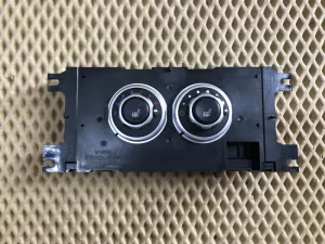Кнопка обогрева сидений Land Rover Range Rover III (LM) 2002-2012 — фото 1