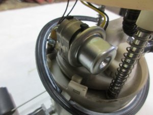 Насос топливный электрический Kia Ceed 2007-2012;Elantra 2006-2011;i30 2007-2012 (311101H000) — фото 4