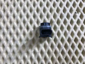 Датчик парковки Audi A3 [8PA] Sportback 2004-2013 Audi A4 [B8] 2007-2015 Audi A5/S5 [8F] Cabrio 2010-2016 Audi A5/S5 [8T] Coupe/Sportback 2007-2016 Audi A6 [C7,4G] 2011-2018 Audi A7 (4G8) 2011-2018 Audi A8 [4H] 2010-2017 Audi Allroad quattro 2012-2019 Audi Q3 (8U) 2012-2018 Audi Q5 [8R] 2008-2017 Audi Q7 [4L] 2005-2015 Audi R8 2007-2015 Audi TT(8J) 2006-2015 Porsche 911 (991) 2012-2019 Porsche Boxster (981) 2012-2016 Porsche Cayenne 2010-2017 Porsche Cayman (981) 2013-2016 Porsche Panamera 2010-2016 (1S0919275) — фото 3