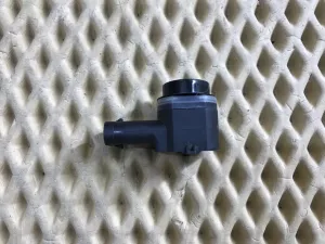 Датчик парковки Audi A3 [8PA] Sportback 2004-2013 Audi A4 [B8] 2007-2015 Audi A5/S5 [8F] Cabrio 2010-2016 Audi A5/S5 [8T] Coupe/Sportback 2007-2016 Audi A6 [C7,4G] 2011-2018 Audi A7 (4G8) 2011-2018 Audi A8 [4H] 2010-2017 Audi Allroad quattro 2012-2019 Audi Q3 (8U) 2012-2018 Audi Q5 [8R] 2008-2017 Audi Q7 [4L] 2005-2015 Audi R8 2007-2015 Audi TT(8J) 2006-2015 Porsche 911 (991) 2012-2019 Porsche Boxster (981) 2012-2016 Porsche Cayenne 2010-2017 Porsche Cayman (981) 2013-2016 Porsche Panamera 2010-2016 (1S0919275) — фото 2