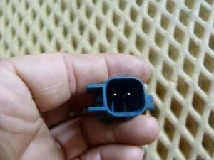 Датчик ABS передний Ford Focus II 2005-2008,C-MAX 2003-2010,Mazda 5 (CR) 2005-2010,Mazda 3 (BK) 2002-2009,S40 2004-2012,V50 2004-2012,Galaxy 2006-2015,S-MAX 2006-2015,S80 2006-2016,Mondeo IV 2007-2015,C30 2006-2013 (3M5T2B372AB) — фото 3