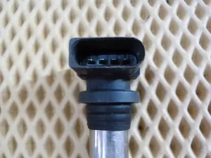 Катушка зажигания VW Jetta 2011>,A2 [8Z0] 2000-2005,Octavia (A4 1U-) 2000-2011,Leon (1M1) 1999-2006,Toledo II 1999-2006,Golf IV/Bora 1997-2005,New Beetle 1998-2010,Lupo 1998-2005,A3 [8PA] Sportback 2004-2013 (036905715E) — фото 3