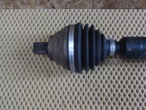 Полуось передняя правая VW Passat [B7] 2011-2015,A3 [8PA] Sportback 2004-2013,Golf Plus 2005-2014,Passat [B6] 2005-2010,Golf V 2003-2009,Jetta 2006-2011,Passat CC 2008-2017,EOS 2006-2015,Golf VI 2009-2013,Scirocco 2008-2017 — фото 2