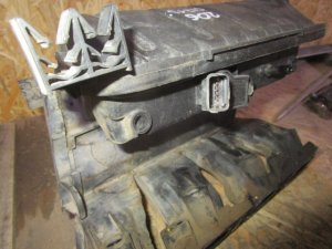 Коллектор впускной Peugeot 206 1998-, Peugeot Partner Tepee(B9) 2008>,C4 2005-2011,Xsara 2000-2005,C2 2003>,405 1992-1995,207 2006>,1007 2005>,307 2001-2007,206 1998>,Xsara Picasso 1999>,C3 2002-2009,Berlingo(FIRST) (M59) 2002-2010,308 2007> (0342H1) — фото 4