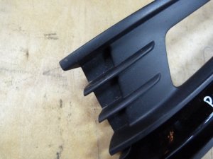 Решетка в бампер левая VW Polo (Sed RUS) 2011> (ПОСЛЕ 04.05.2015 ГОДА ПОД ПТФ С НАКЛАДКОЙ 6RU853665F) — фото 8