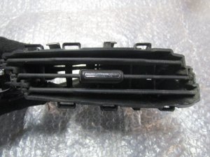 Дефлектор воздушный Ford Focus III 2011> (В ТОРПЕДО ЦЕНТРАЛЬНЫЙ ПРАВЫЙ BM51A014L20AC3JA6) — фото 2