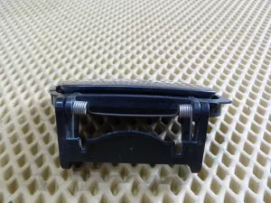 Крышка форсунки омывателя правая Audi A4 [B8] 2007-2015 (ПОСЛЕ 2012 ГОДА 8K0955276G) — фото 2