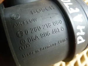 Датчик массового расхода воздуха Audi Q7 [4L] 2005-2015,A3 (8L1) 1996-2003,Octavia (A4 1U-) 2000-2011,Leon (1M1) 1999-2006,Toledo II 1999-2006,Golf IV/Bora 1997-2005,New Beetle 1998-2010,Sharan 1995-1999,Alhambra 1996-2000,Fabia 1999-2007 (0280218060 06A906461G) — фото 6