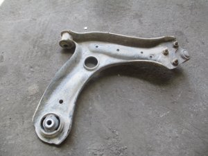 Рычаг передний левый VW Polo (Sed RUS) 2011>,Fabia 1999-2007,Ibiza V 2008>,Fabia 2007-2015,Cordoba 2002-2008,Ibiza IV 2002-2008,Polo (HB) 2009>,A1 2010>,Rapid 2013> (6R0407151F) — фото 6