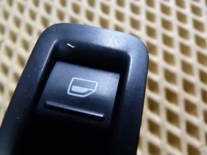 Кнопка стеклоподъемника VW Polo (Sed RUS) 2011> (6RU959855A) — фото 2
