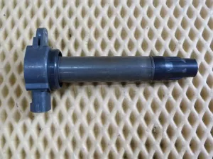 Катушка зажигания Mitsubishi Lancer (CX,CY) 2007-2017,Outlander XL (CW) 2006-2012,4007 2008-2013,Pajero/Montero Sport (KH) 2008-2015,ASX 2010>,Outlander (GF) 2012>,C-Crosser 2008-2013,4008 2012-2017,C4 Aircross 2012-2017 (1832A016) — фото 1