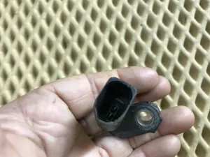 Датчик ABS задний правый Skoda Octavia (A5 1Z-) 2004-2013,A3 [8PA] Sportback 2004-2013,Golf V Plus 2005-2014,Passat [B6] 2005-2010,Golf V 2003-2009,Touran 2003-2010,A3 [8P1] 2003-2013,Jetta 2006-2011,Leon (1P1) 2005-2013 (WHT003858 1K0927808) — фото 3