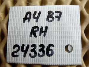 Петля крышки багажника правая Audi A4 [B6] 2000-2004,A4 [B7] 2005-2007 (ПРАВАЯ 8E5827302G) — фото 10