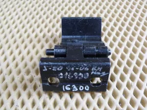 Петля двери правая Volvo S60 2000-2009;S80 1998-2006;V70 2000-2007;XC70 Cross Country 2000-2007;XC90 2002-2015 (30784904) — фото 3