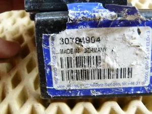 Петля двери правой нижняя Volvo S60 2000-2009;S80 1998-2006;V70 2000-2007;XC70 Cross Country 2000-2007;XC90 2002-2015 (30784904) — фото 4