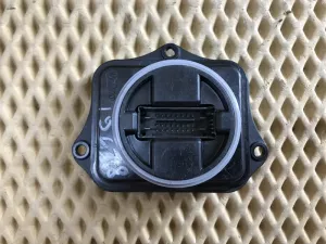 Блок управления светом Jeep Grand Cherokee (WK2) 2010-2022 (МОДУЛЬ АДАПТАЦИИ ЛЕВОЙ ФАРЫ 68248627AA) — фото 2