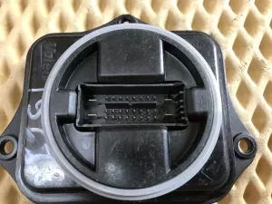 Блок управления светом Jeep Grand Cherokee (WK2) 2010-2022 (МОДУЛЬ АДАПТАЦИИ ЛЕВОЙ ФАРЫ 68248627AA) — фото 3