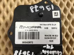 Блок управления светом Jeep Grand Cherokee (WK2) 2010-2022 (МОДУЛЬ АДАПТАЦИИ ЛЕВОЙ ФАРЫ 68248627AA) — фото 4