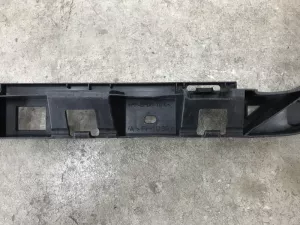 Направляющая заднего бампера VW Passat [B6] 2005-2010 (ЦЕНТРАЛЬНАЯ УНИВЕРСАЛ 3C9807863) — фото 8