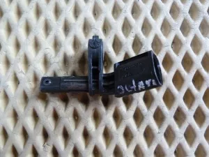Датчик ABS передний левый Skoda Octavia (A5 1Z-) 2004-2013, Tiguan 2011-2016,A3 [8PA] 2004-2013,Caddy III 2004-2015,Golf V Plus 2005-2014,Passat [B6] 2005-2010,Golf V 2003-2009,Touran 2003-2010,Transporter T5 2003-2015,Jetta 2006-2011,Tiguan 2007-2011 (7H0927803 WHT003857) — фото 2