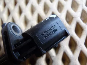 Датчик ABS передний правый Skoda Octavia (A5 1Z-) 2004-2013, Tiguan 2011-2016,A3 [8PA] 2004-2013,Caddy III 2004-2015,Golf V Plus 2005-2014,Passat [B6] 2005-2010,Golf V 2003-2009,Touran 2003-2010,Transporter T5 2003-2015,Jetta 2006-2011,Tiguan 2007-2011 (7H0927803 WHT003856) — фото 4