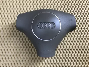 Подушка безопасности в рулевое колесо Audi A8 [4D] 1994-1998 (8E0880201S) — фото 1