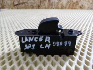 Кнопка стеклоподъемника задняя левая Mitsubishi Lancer (CS/Classic) 2003-2006 (MR587880) — фото 2