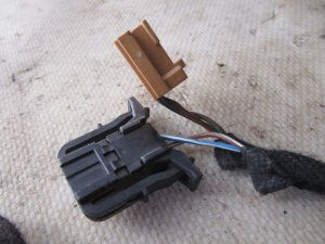 Проводка двери передней правой Audi A4 [B7] 2005-2007 (ОБШИВКИ ДВЕРИ ПЕРЕДНЕЙ ПРАВОЙ 8E1971035DJ) — фото 2