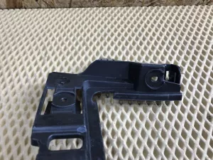 Направляющая заднего бампера VW Passat [B6] 2005-2010 (УНИВЕРСАЛ 3C9807393 3C9807394) — фото 6